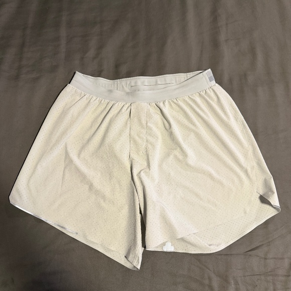 Lululemon Fast and Free Linerless Short 6” – Size M – Vapor - Picture 1 of 2